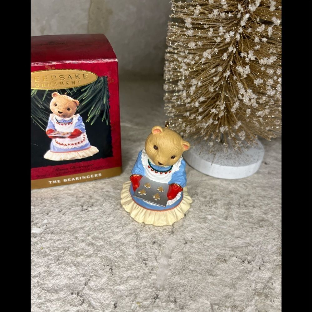 Hallmark keepsake ornament The Bearingers Mama Bearinger